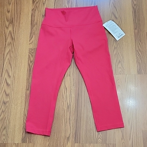 ❌❌❌ SOLD ❌❌❌ 🍉💕NWT lululemon Wunder Under Fuchsia HR Crop 21"/ 8 - Picture 5 of 10